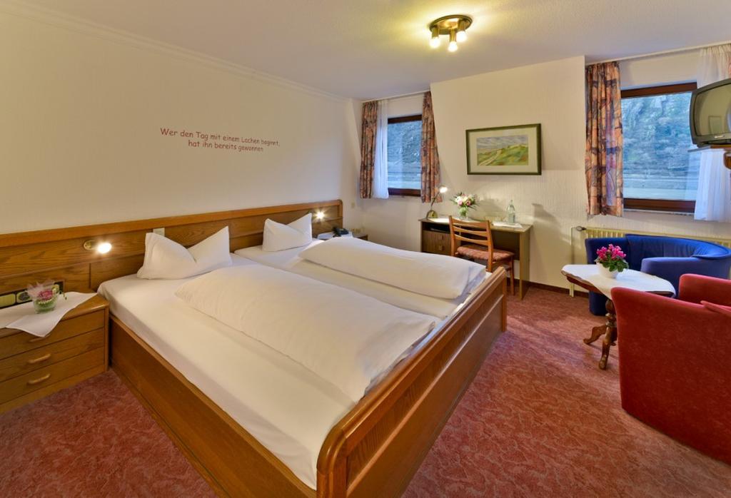 Hotel & Restaurant Krone Kestert Luaran gambar