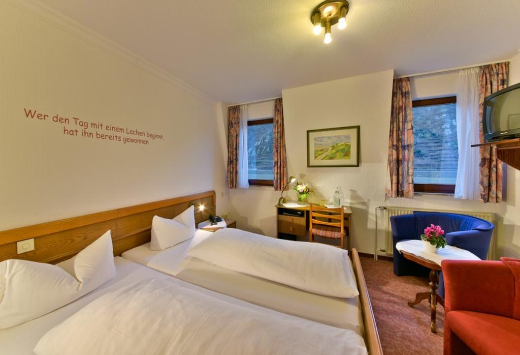 Hotel & Restaurant Krone Kestert Luaran gambar