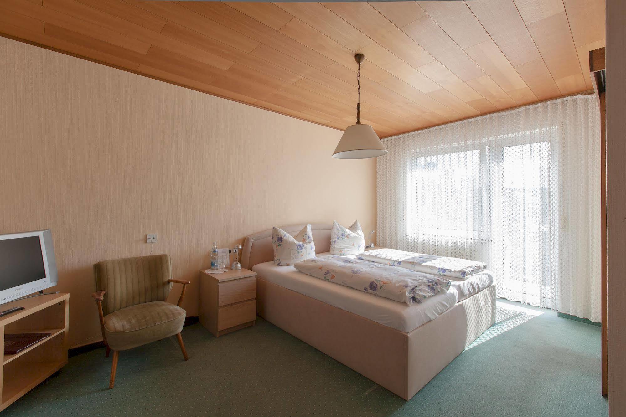 Hotel & Restaurant Krone Kestert Luaran gambar
