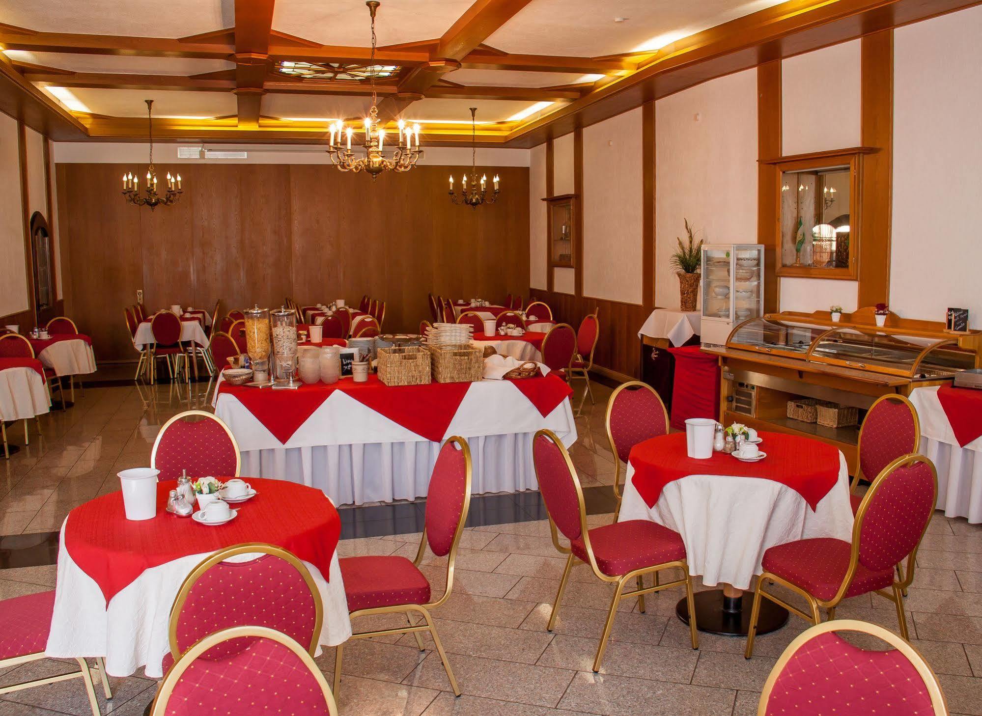 Hotel & Restaurant Krone Kestert Luaran gambar