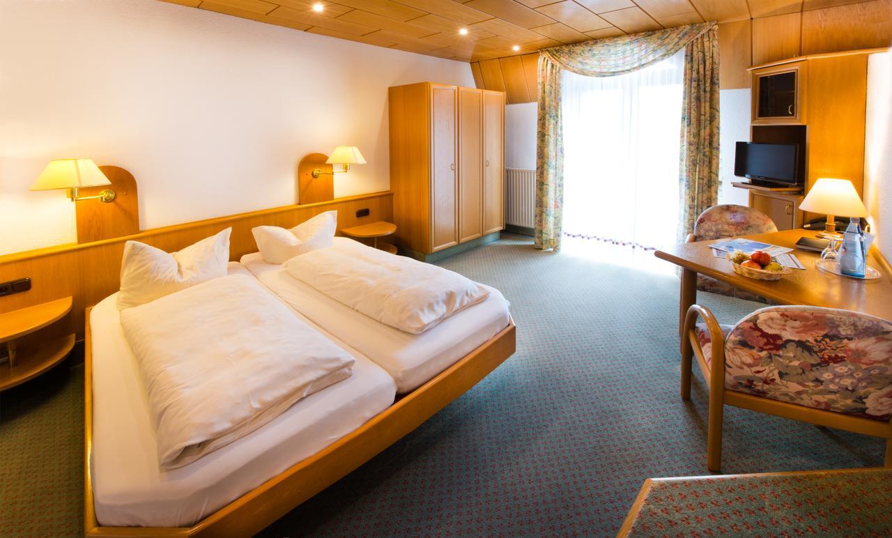 Hotel & Restaurant Krone Kestert Luaran gambar